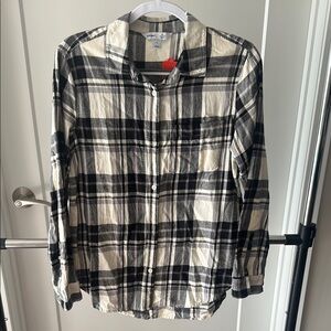 Old Navy Black and White Casual Button Down Shirt